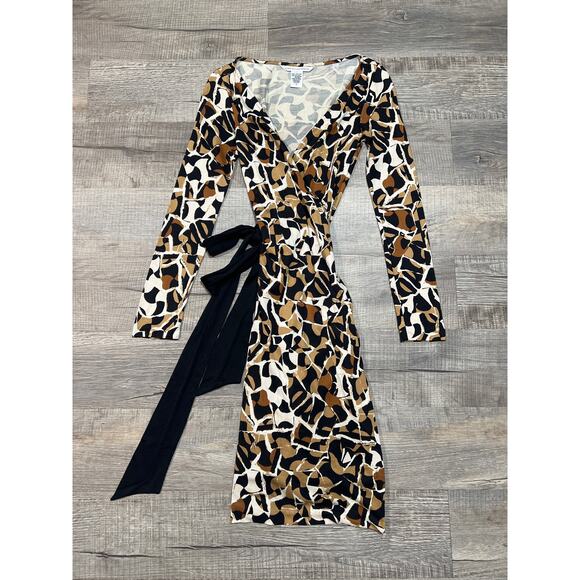 Diane von Furstenberg DVF Silk Wrap Dress Designer Art Neutral Size 0 Ribbon Tie - Picture 1 of 5